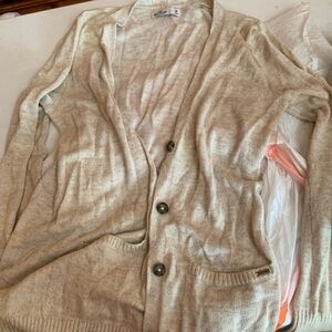 Hollister cardigan. 2 pockets. Worn once.
